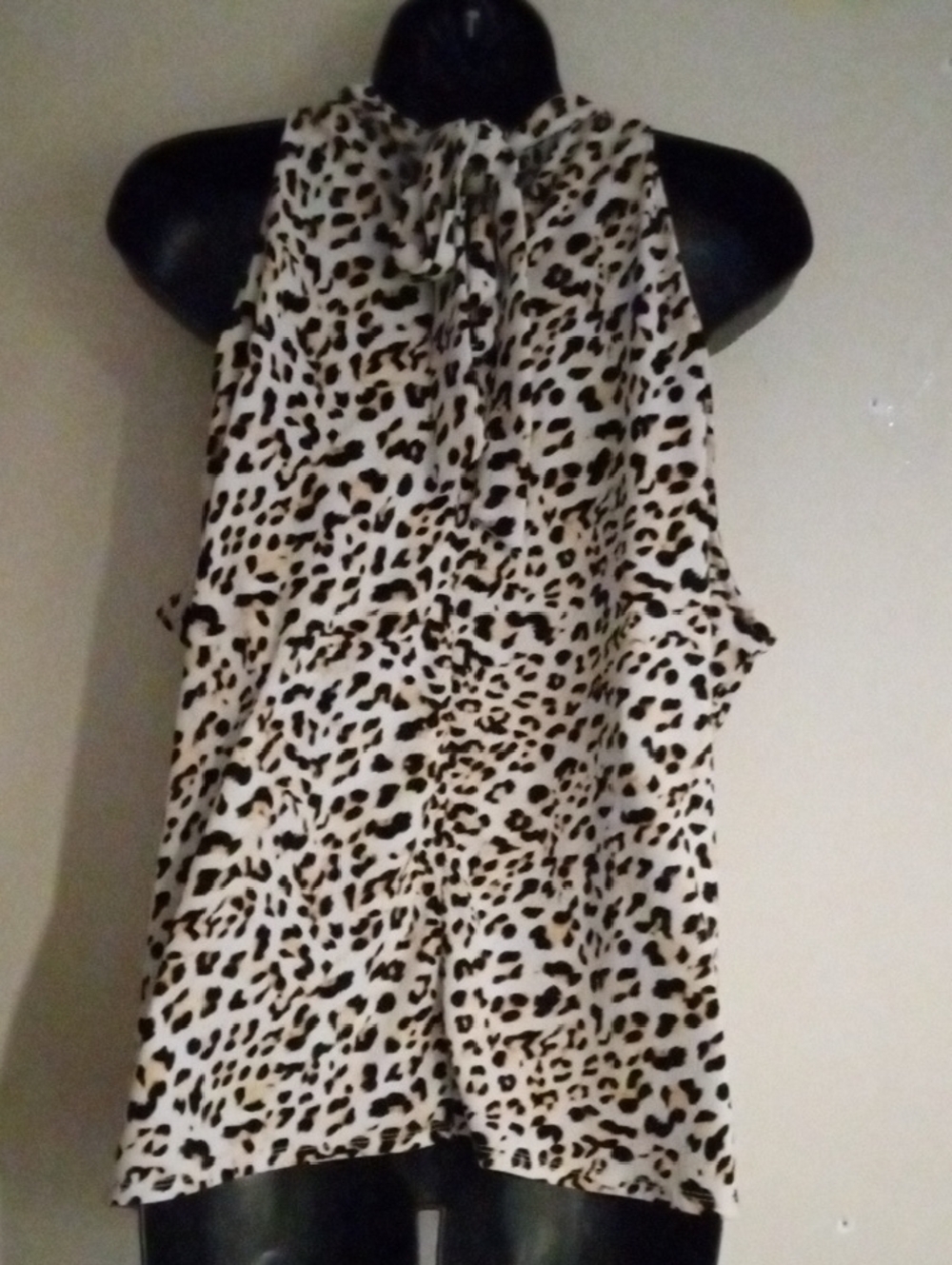 Banana Republic Leopard Print Sleeveless Keyhole Halter Top with Tie Behind Neck - Picture 3 of 9